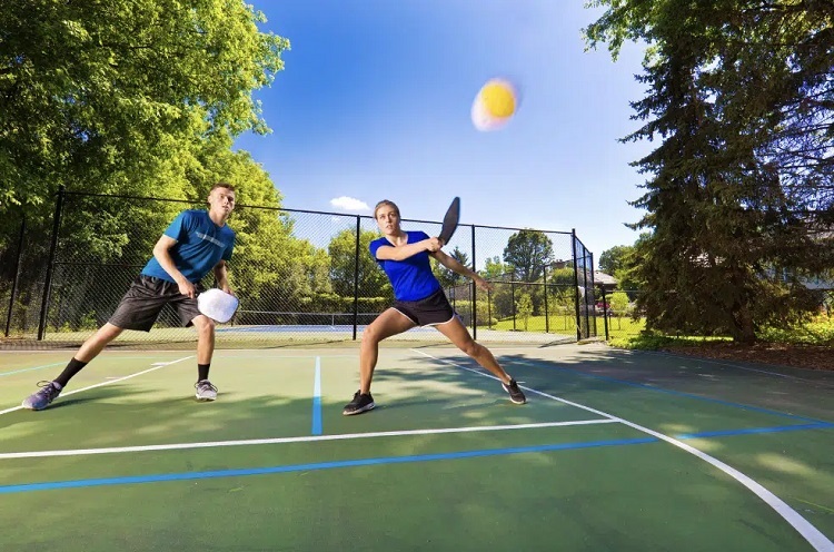 Why Pickleball Is an Ideal Sport for Couples to Enjoy Together